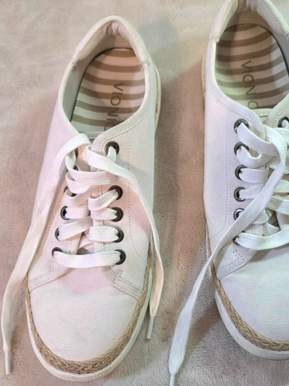 Vionic Women's White Trainers